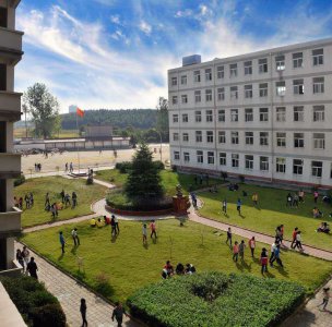 桐城中华职业学校