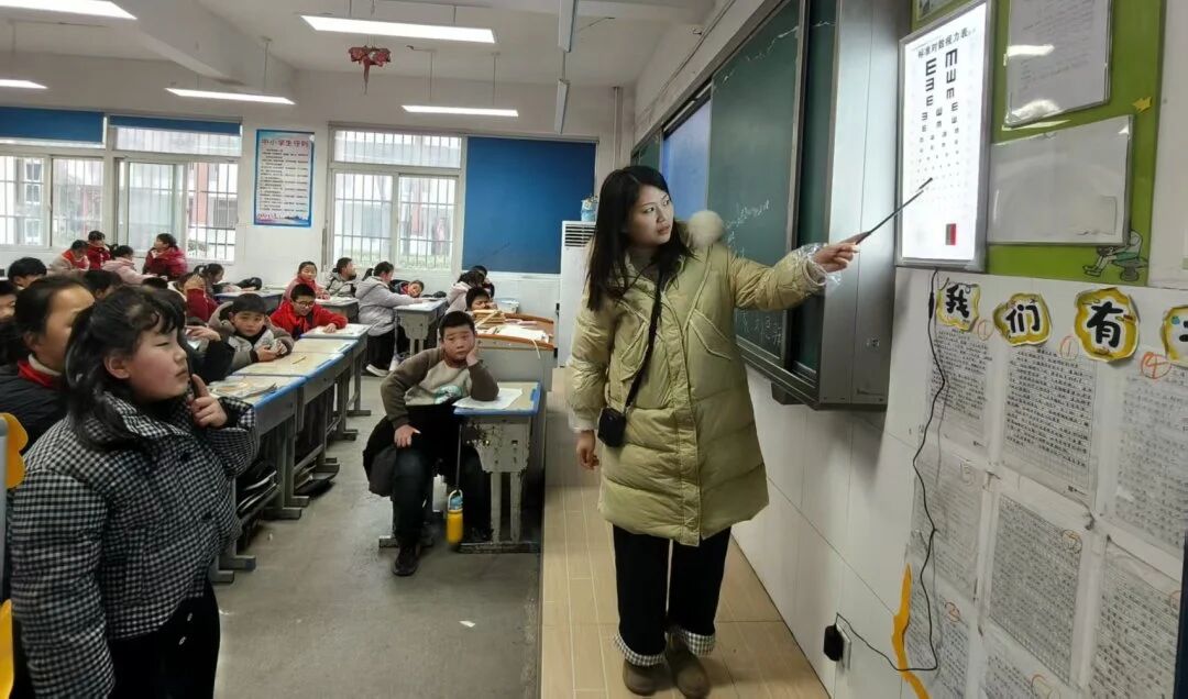 炉桥一小扎实开展近视防控