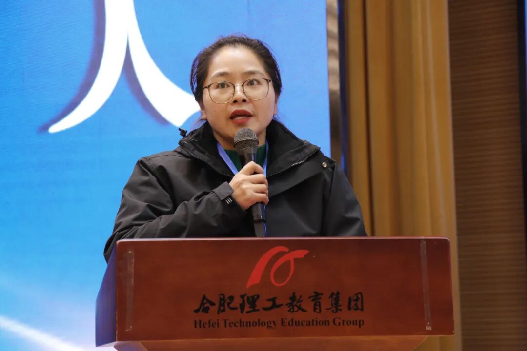 合肥理工学校副校长朱玲