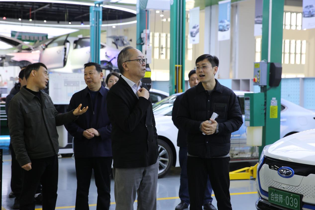 人社部专家组莅临安徽合肥技师学院